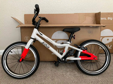 Biky Air bike candy cane 16 inch is one of the best lightweight kids