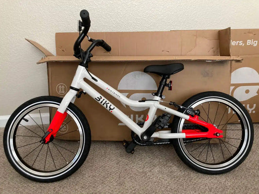 Biky Air bike candy cane 16 inch is one of the best lightweight kids